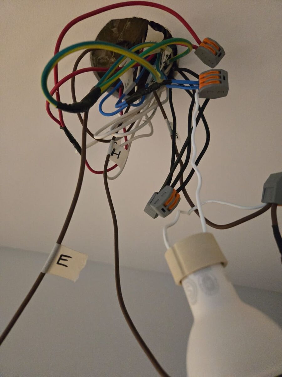 Cableado con borneras en boca de techo