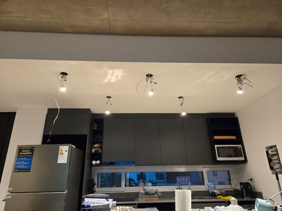 Luminarias instaladas en cocina